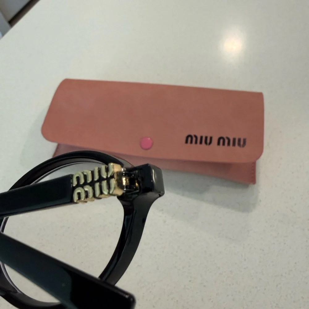 Miu Miu Copy - Picture 3 of 4